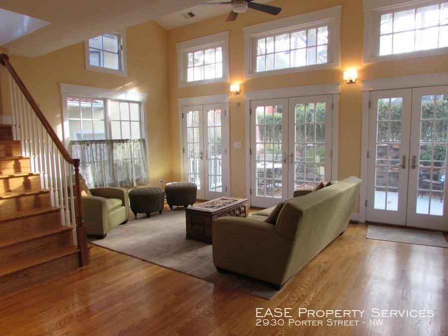 2930 Porter St Nw #NW - Photo 2 of 28