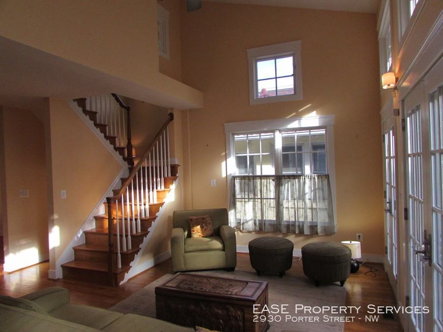 2930 Porter St Nw #NW - Photo 3 of 28