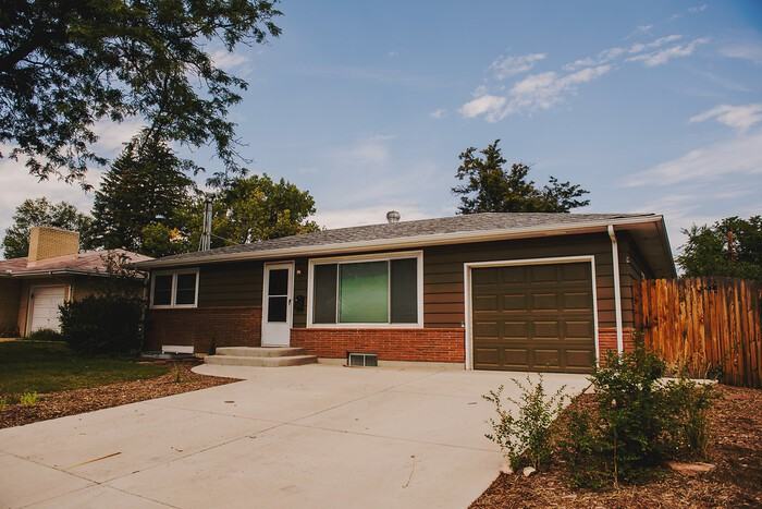 1832 Orchard Pl - Photo 2 of 14