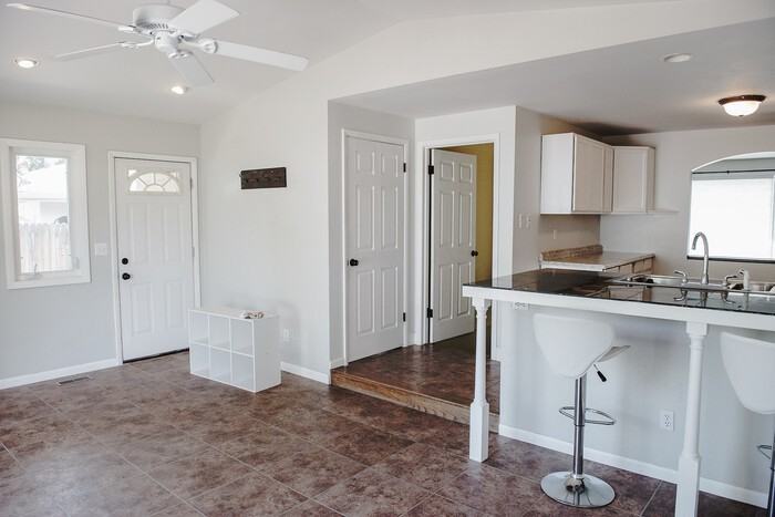 1832 Orchard Pl - Photo 3 of 14