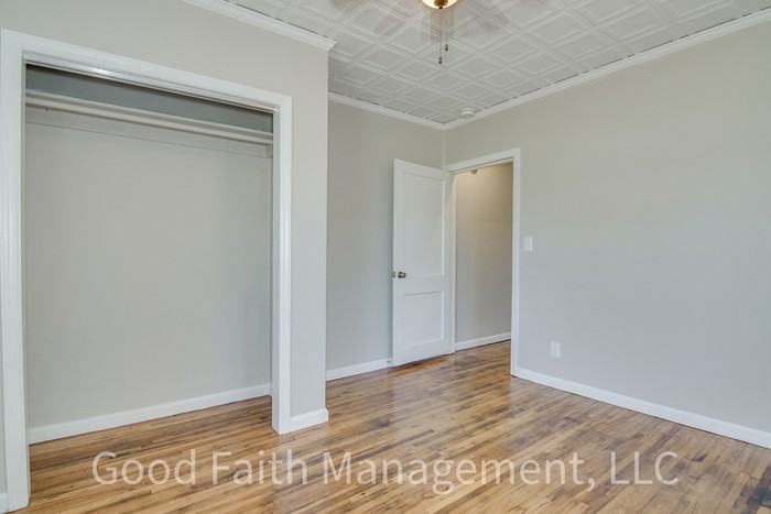 2401 Norfolk St - Photo 3 of 15