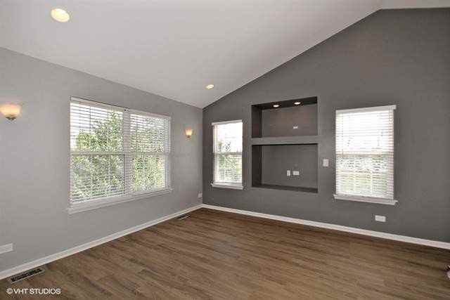 559 N Triumph Ct - Photo 2 of 10