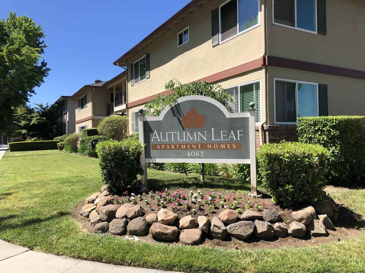Autumn Leaf Apartments 4062 Will Rogers Drive 12 San Jose Ca 95117 Zumper