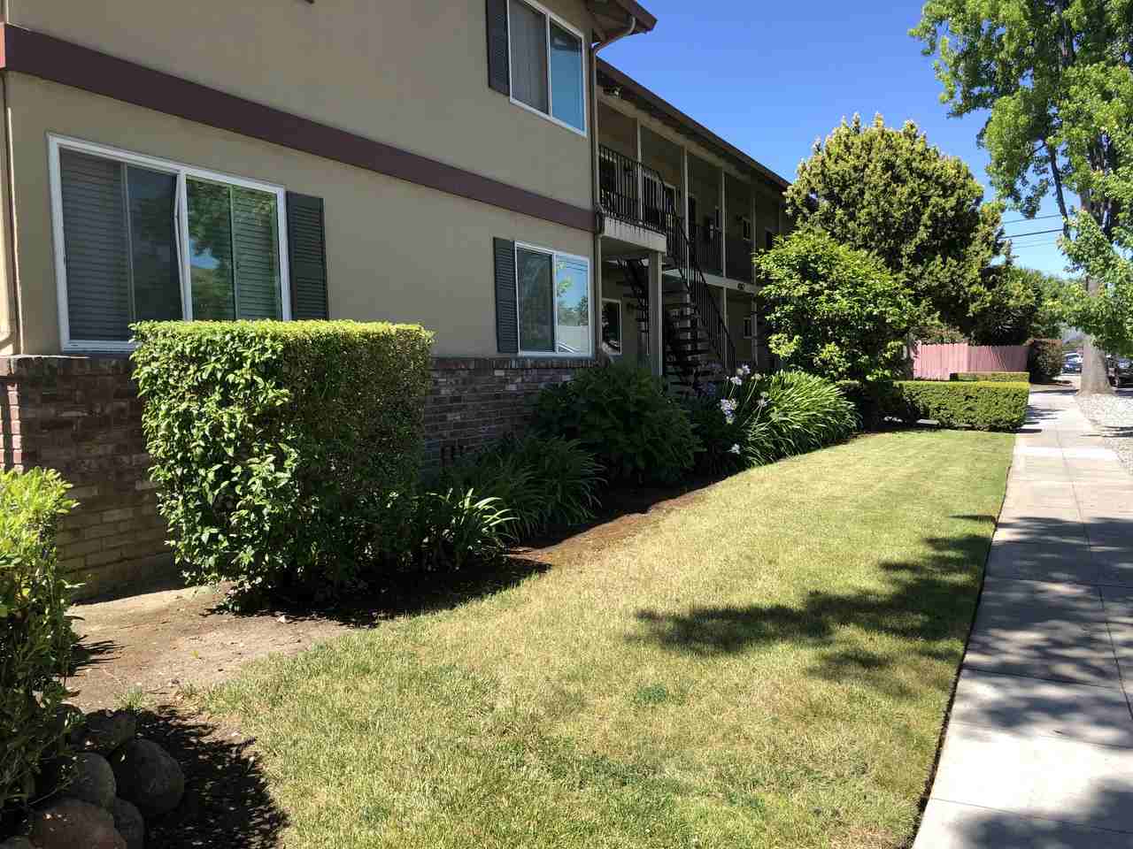 Autumn Leaf Apartments - Photo 2 of 9