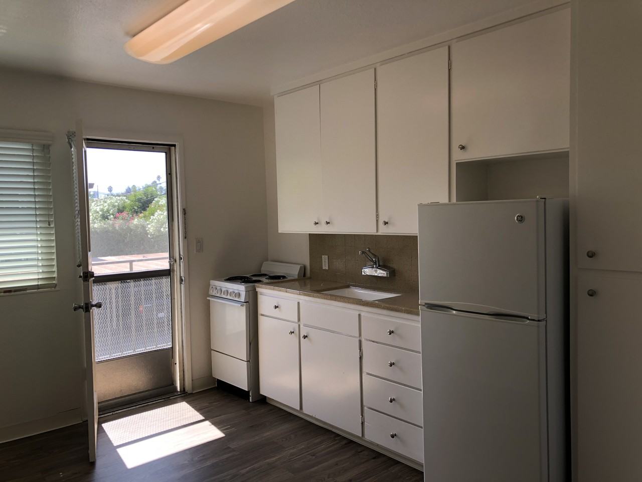 Autumn Leaf Apartments - Photo 3 of 9