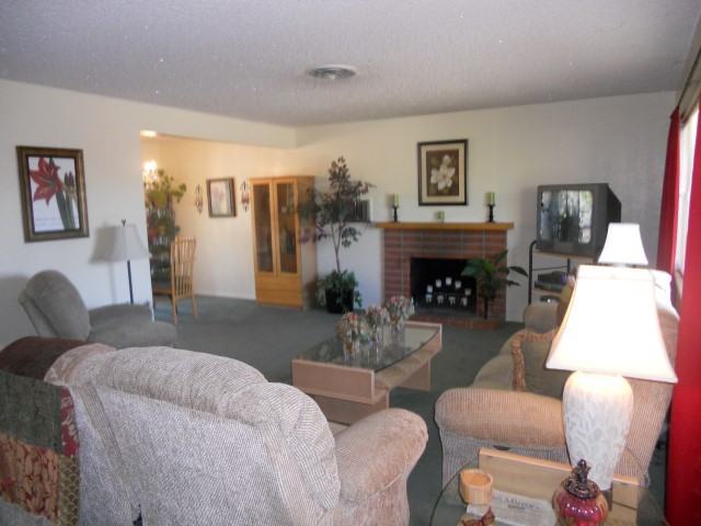 1268 2nd Pl - Photo 2 of 9