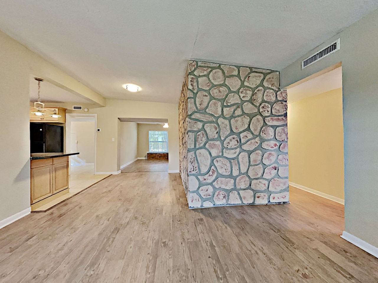 13789 Martinique Dr - Photo 3 of 18