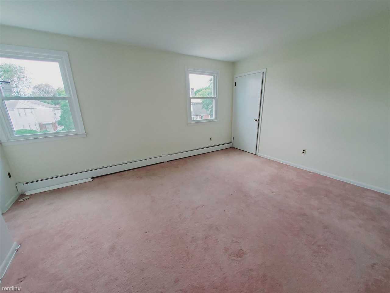 2 Bedroom - Dora St. - Photo 3 of 6