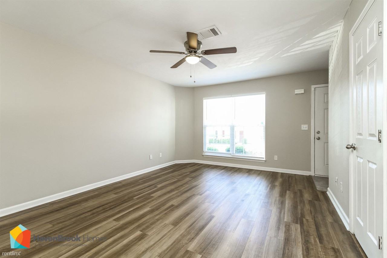 8022 Logan Dr - Photo 2 of 25