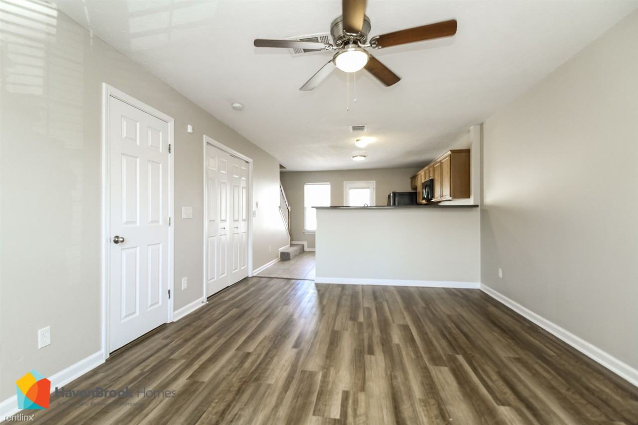 8022 Logan Dr - Photo 3 of 25