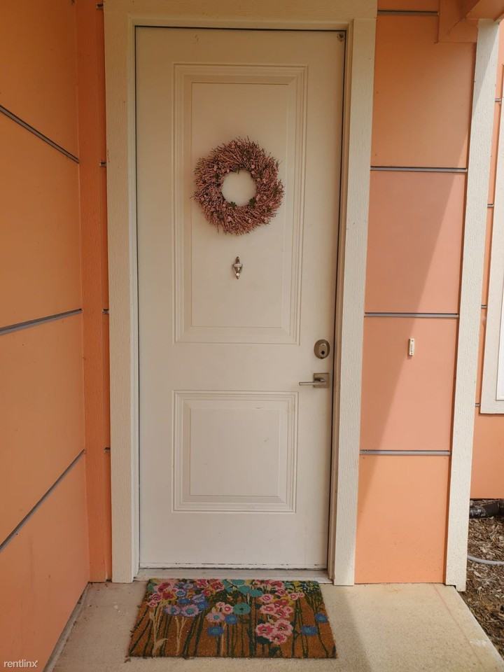 902 Grand Station Pkwy - Photo 2 of 13