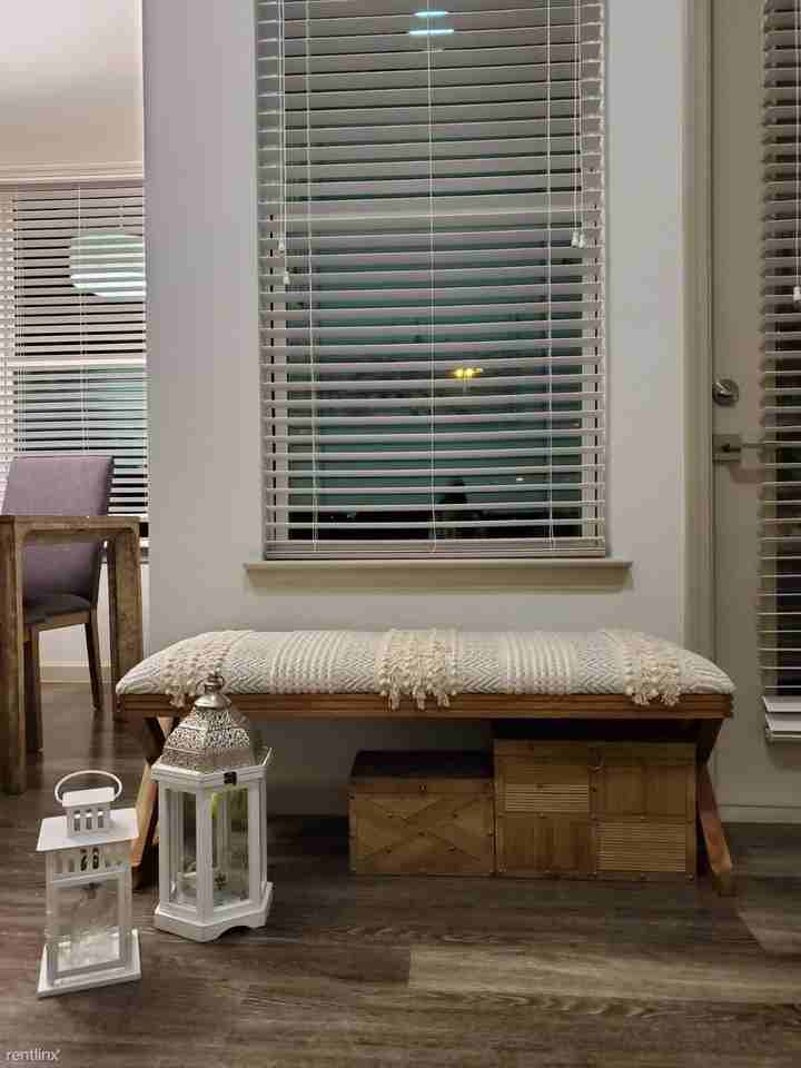 902 Grand Station Pkwy - Photo 3 of 13