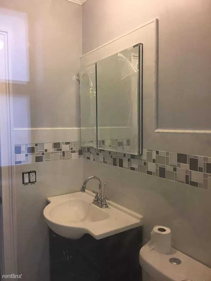 4744 Ne Miami Ct - Photo 3 of 5