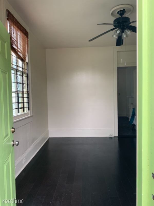 925 Port St - Photo 3 of 16