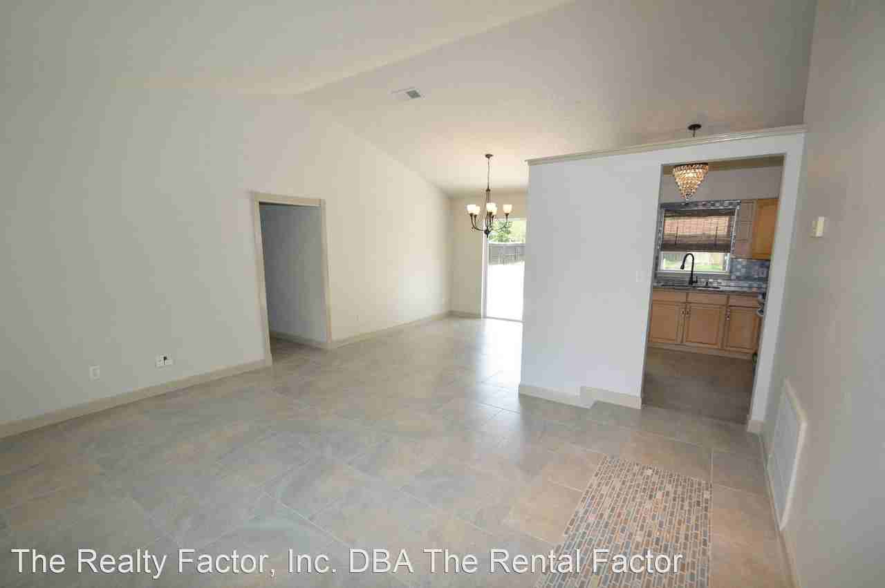 732 Mimosa Ct - Photo 2 of 15