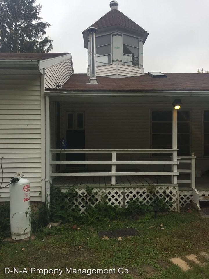 322 Adams Dr. (House) - Photo 2 of 8