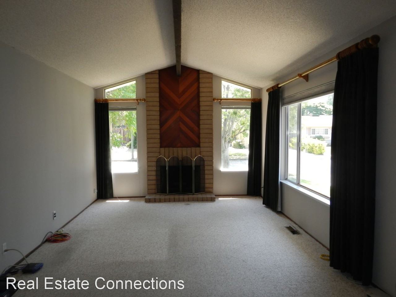 1683 Zinnia Ln - Photo 2 of 15