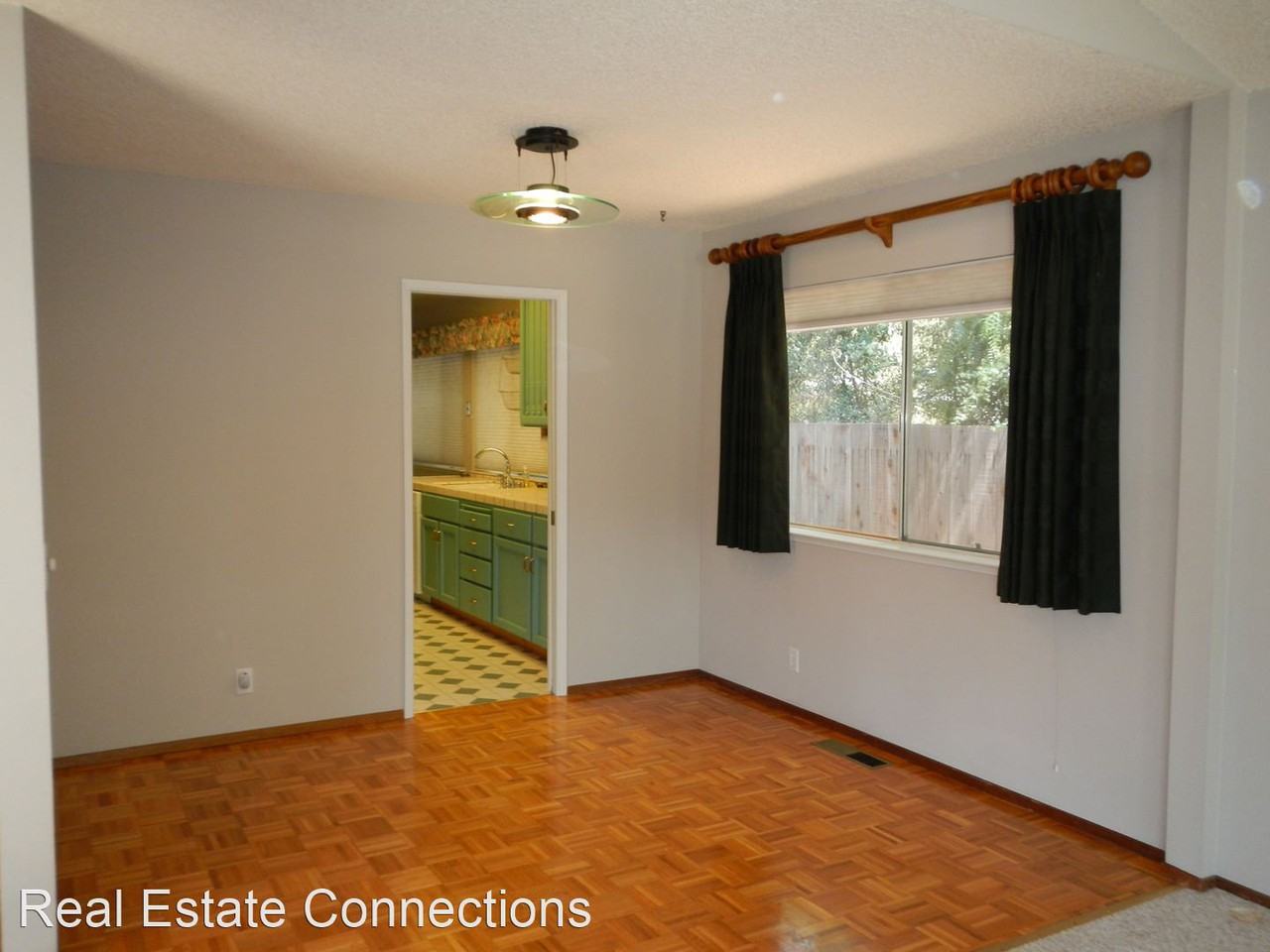 1683 Zinnia Ln - Photo 3 of 15