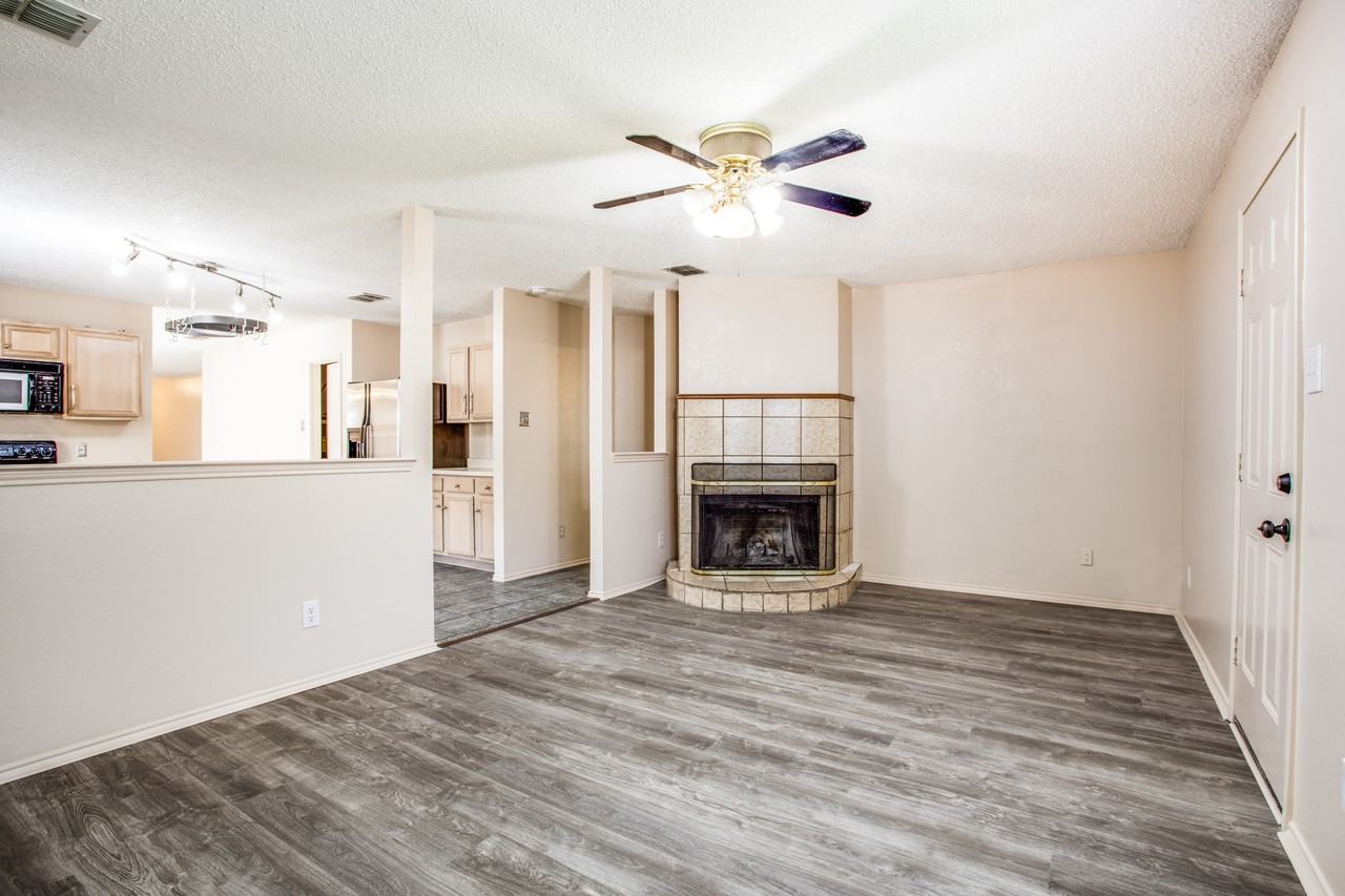 2802 Robin Ln - Photo 4 of 12