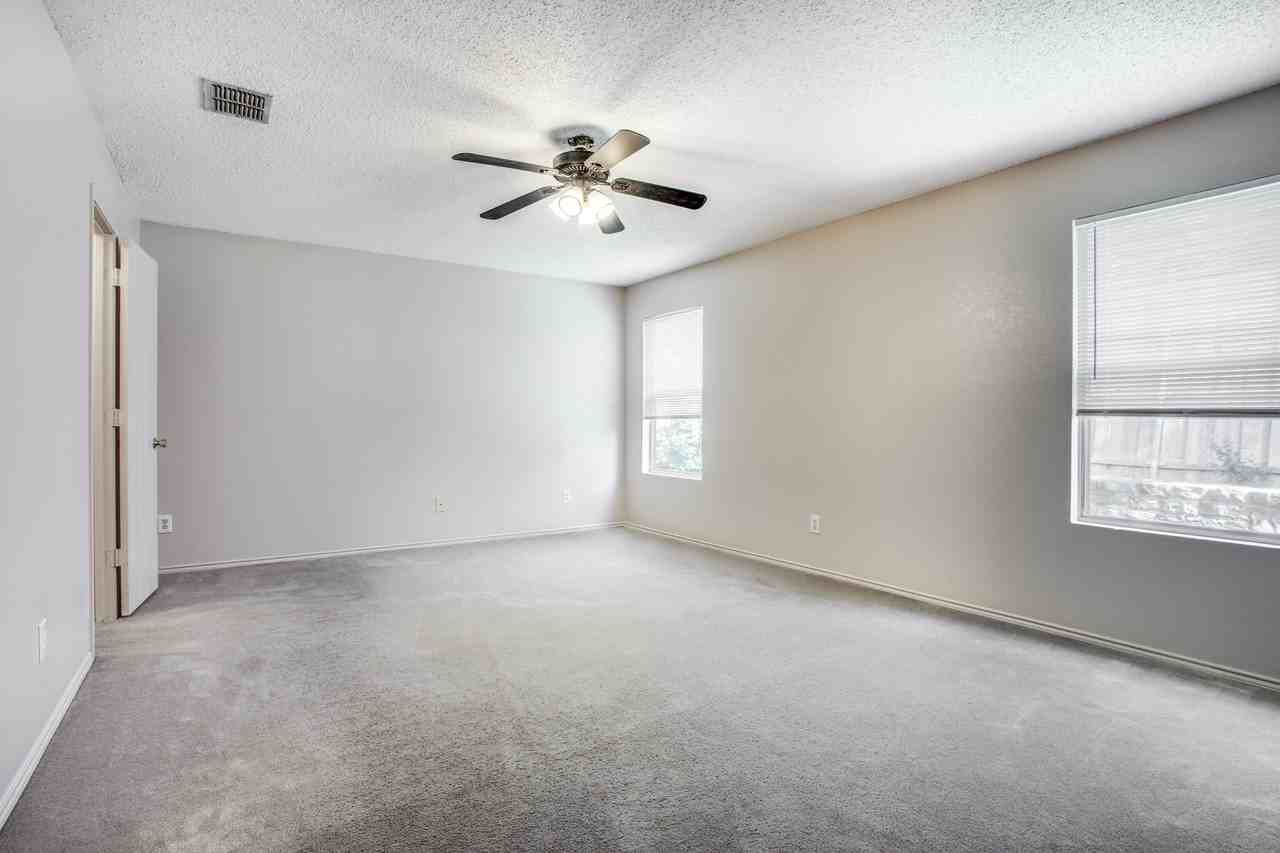 2802 Robin Ln - Photo 7 of 12