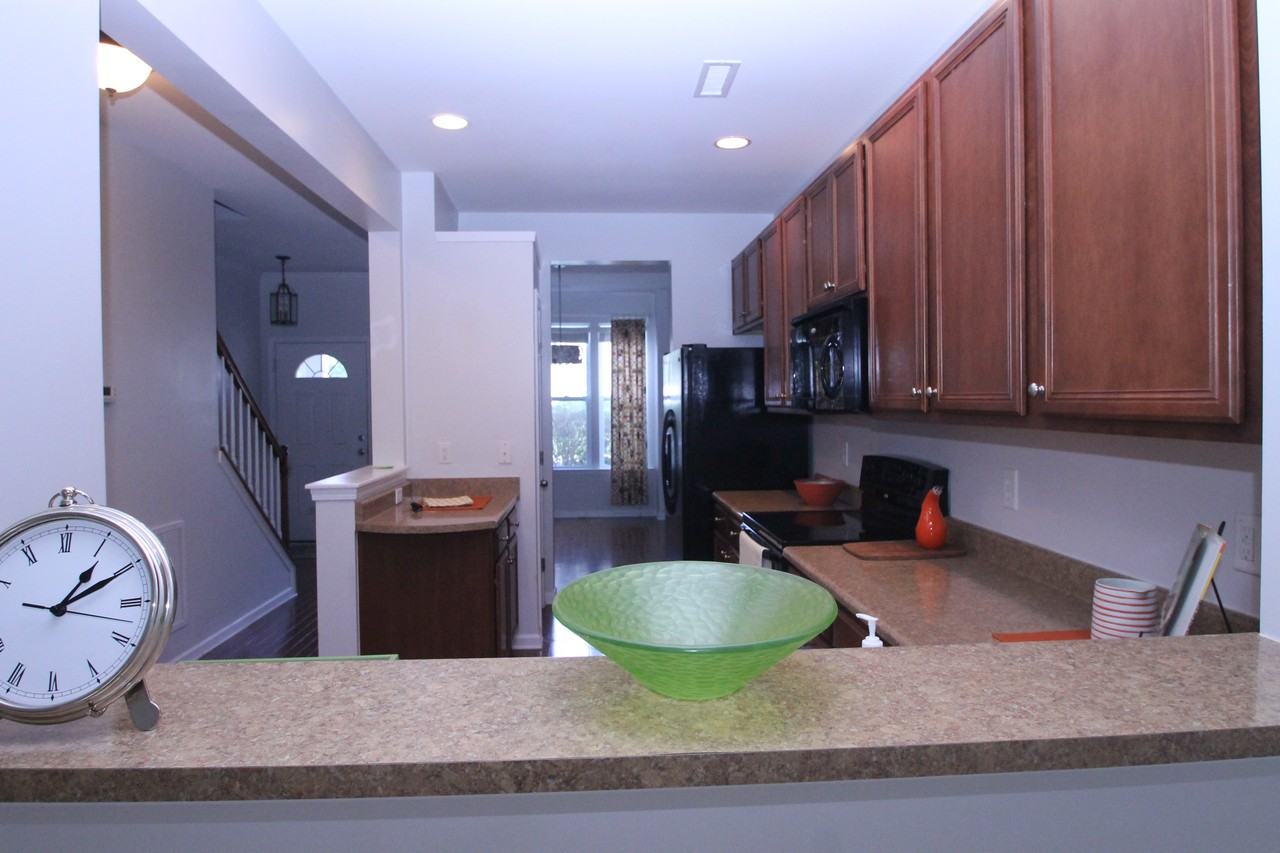 100 Stratford Lakes Dr #170 - Photo 4 of 14