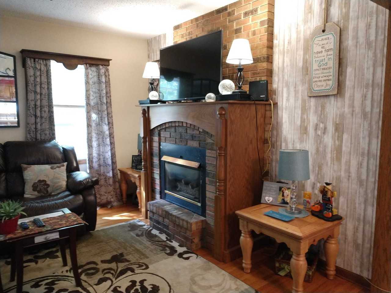 228 2nd Ave Ne - Photo 2 of 16