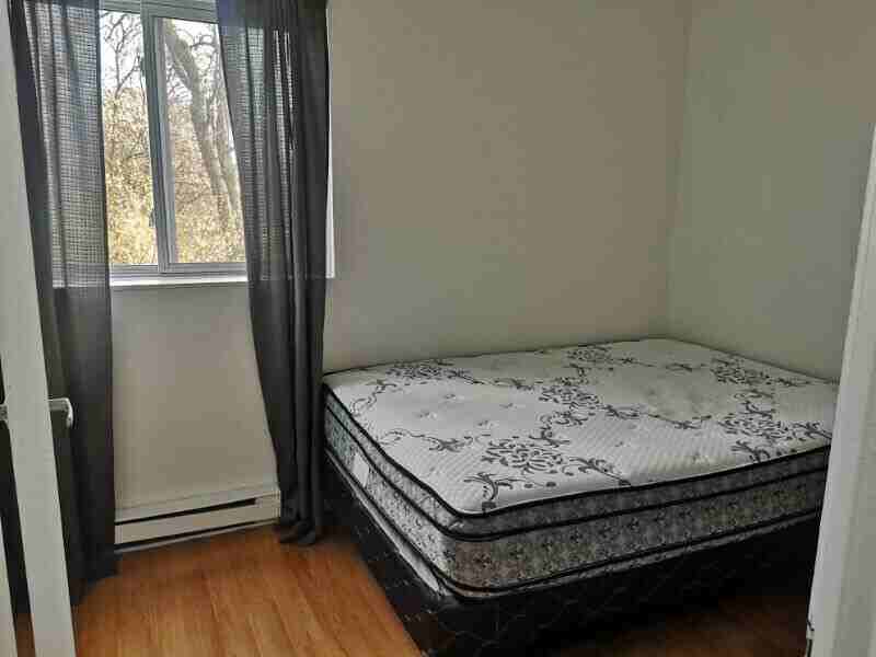 3335 Lake Shore Boulevard West