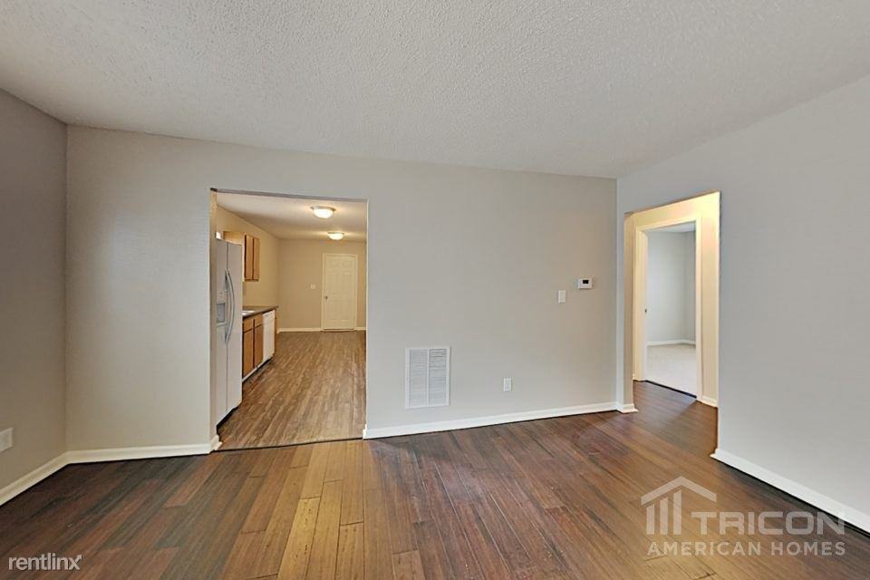 9127 Bagley Dr - Photo 2 of 17
