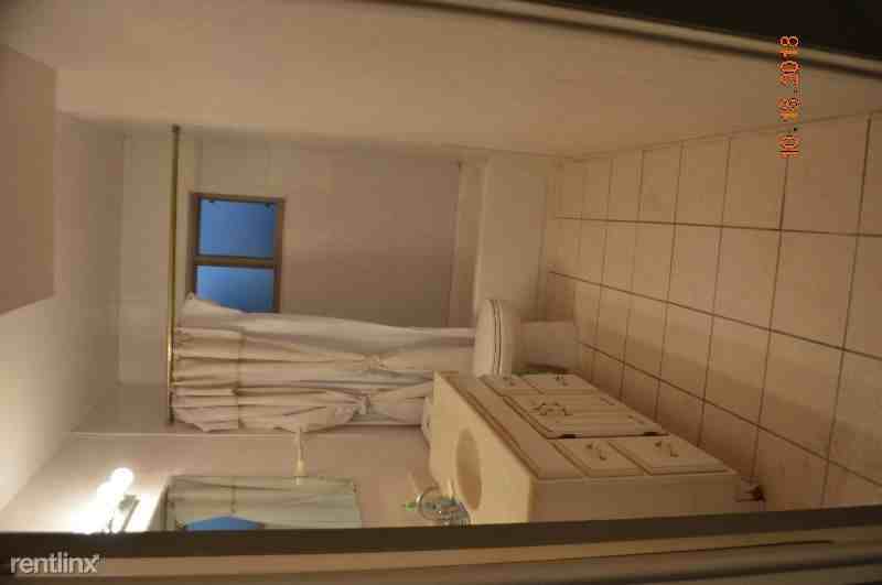 1301 E Cliff Dr - Photo 3 of 11