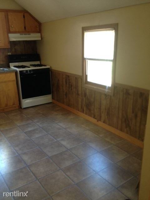 320 320 Pacific Ave East 3 - Photo 3 of 8