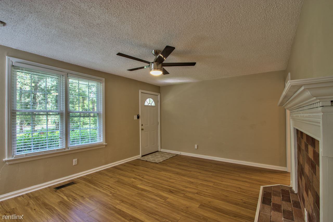 301 Cactus St - Photo 2 of 8