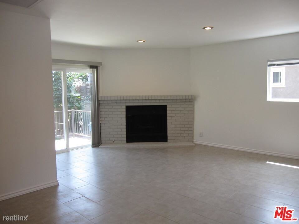 11522 Segrell Way - Photo 2 of 10