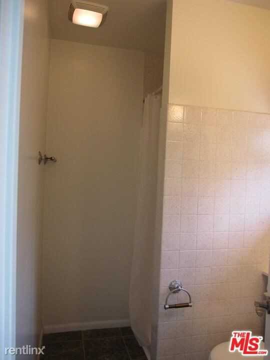 11522 Segrell Way - Photo 3 of 10