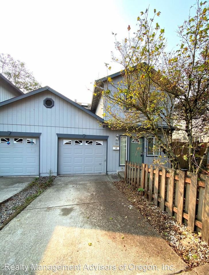 7214 & 7218 SE Bybee Blvd Apartments in Brentwood Darlington, Portland, OR 97206 Zumper