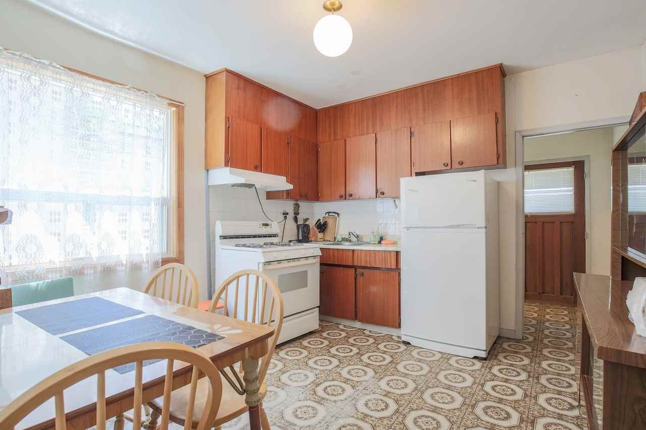 98 Tecumseth St - Photo 3 of 12