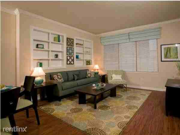 1001 Liberty St - Photo 3 of 6