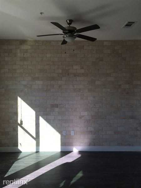 1419 McCoy St - Photo 3 of 6