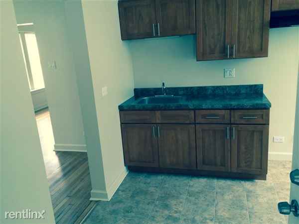 7601 S King Dr - Photo 2 of 12