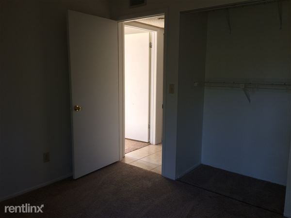 3223 Fox Chase Cir #101 - Photo 2 of 11