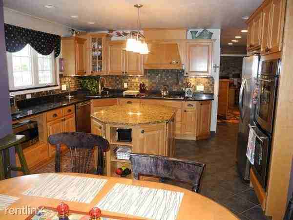 9010 N Santa Monica Blvd - Photo 2 of 10