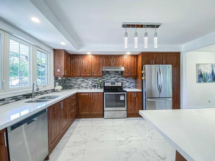 126 Simonston Boulevard - Photo 2 of 8