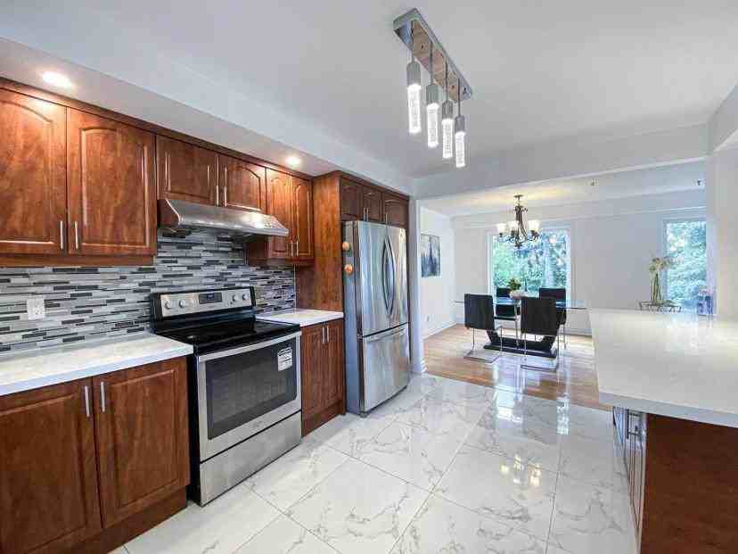 126 Simonston Boulevard - Photo 3 of 8