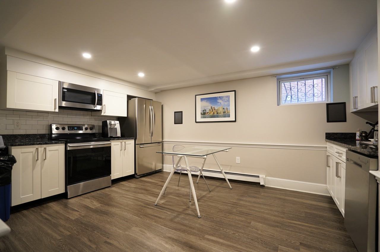 44 Concord Square - Photo 2 of 17