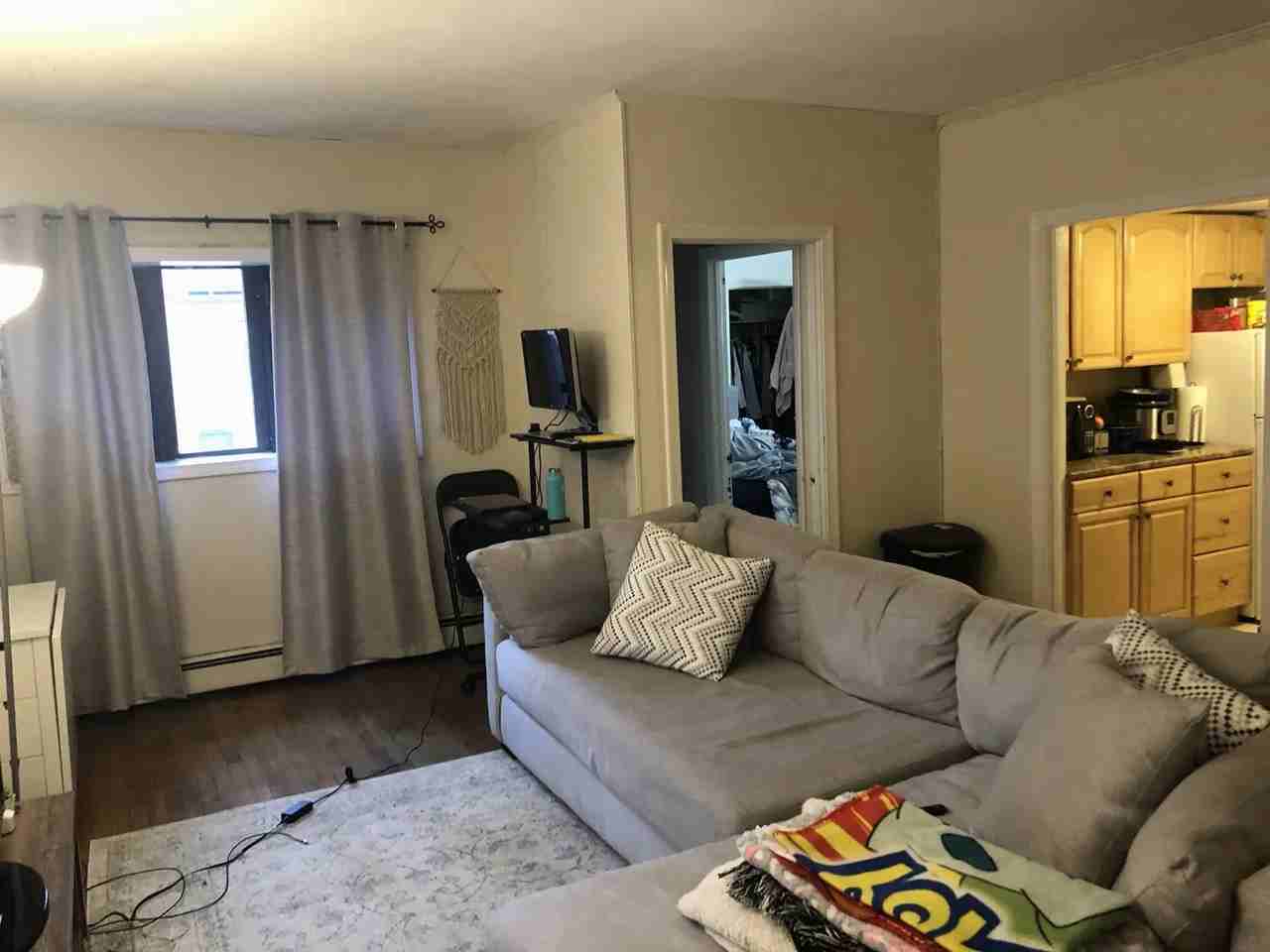 513 Beacon Street - Photo 3 of 12