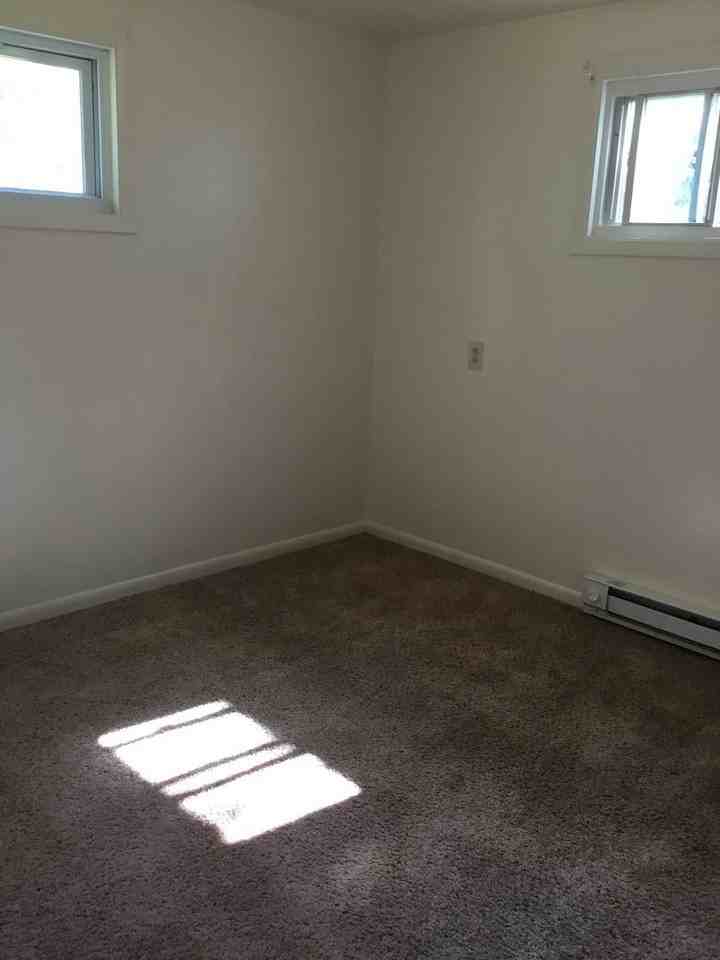 1729-1733 MANOR RIDGE DRIVE - Photo 2 of 12