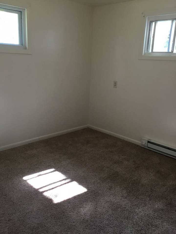 1729-1733 MANOR RIDGE DRIVE - Photo 3 of 12