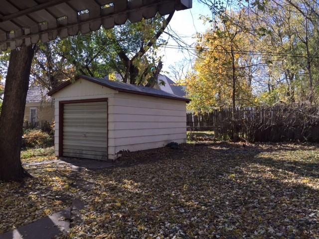 918 Norton Ave - Photo 2 of 5