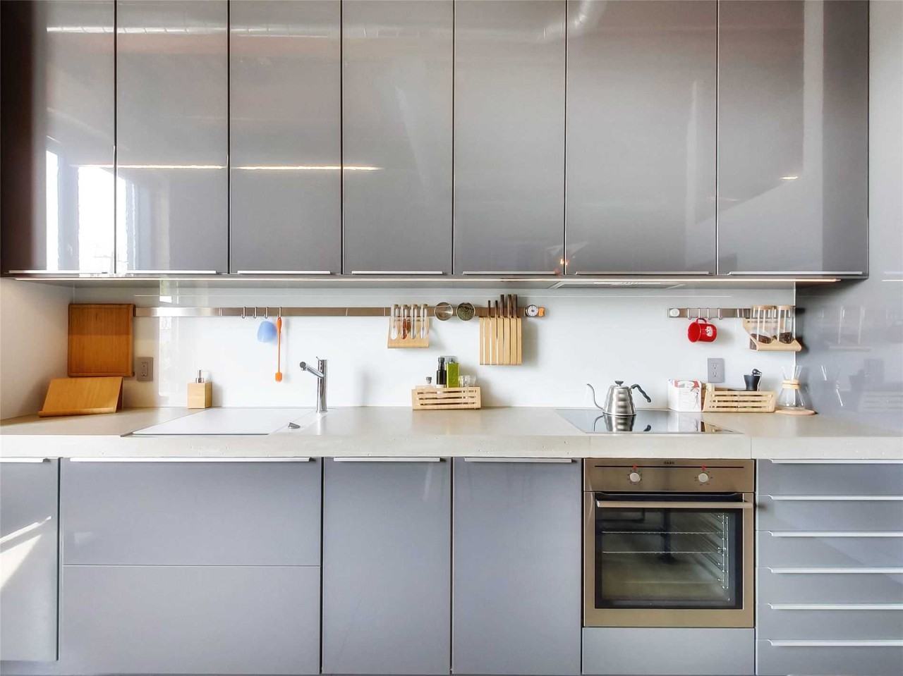 363 Sorauren Avenue #208