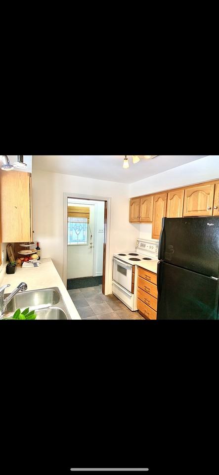 624 Stewart St - Photo 3 of 11