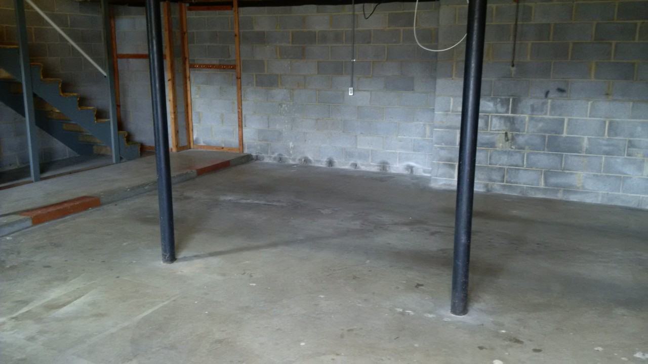 2512 Sharron Drive - Photo 5 of 32